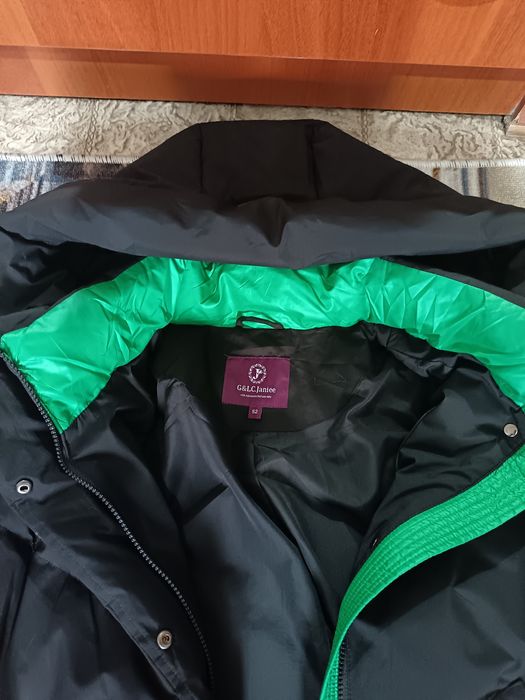 Продам женскую куртку