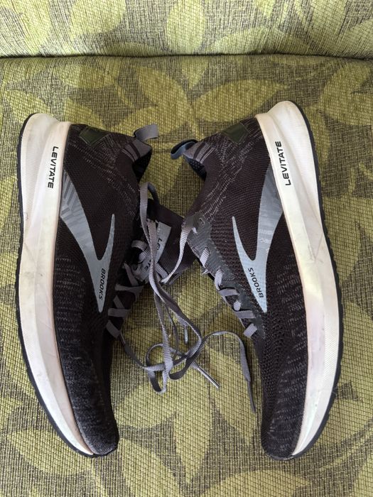 Маратонки Brooks и Mezuno