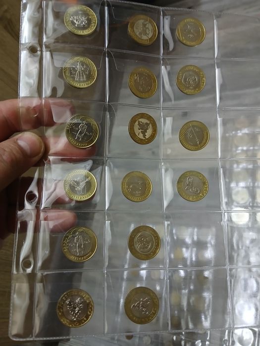 Монеты  рубли  .