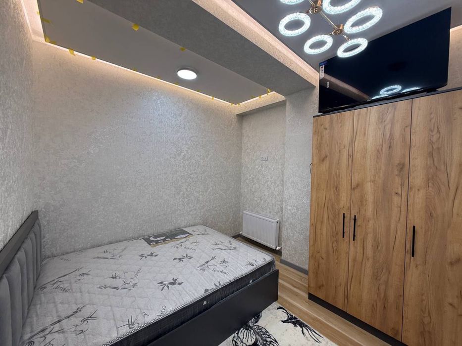 Arenda bakzal 450$  2/4karavanni orqasi