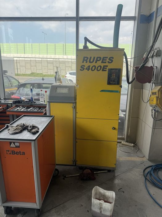 Vand  utilaje service  elevatoare statie itp compresor