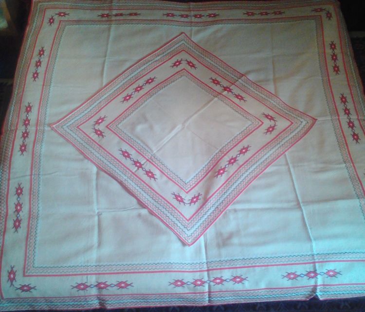 Нова покривка за легло или диван на една кука