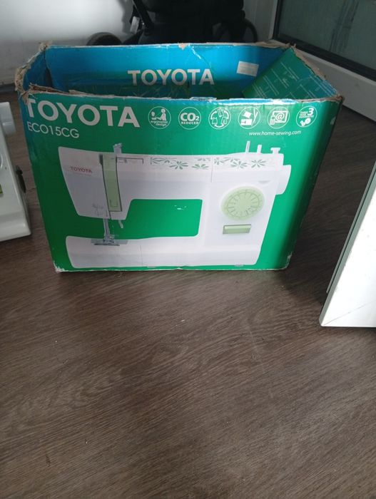 Vând mașina de cusut Toyota 2 mașini  state foarte buna preț 200 de lei