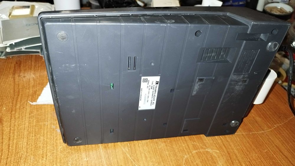 Triumph-Adler AG D -8600 Печатащ настолен калкулатор с лента