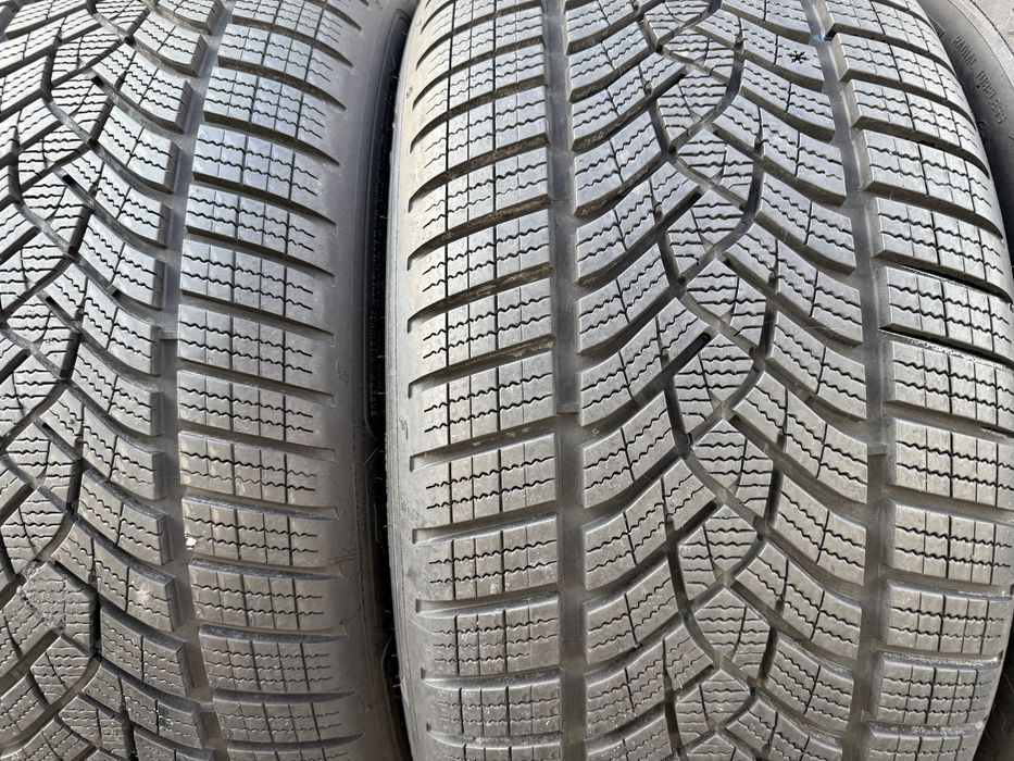 255/40 R19 GOODYEAR Ultragrip anvelope iarna perfecte