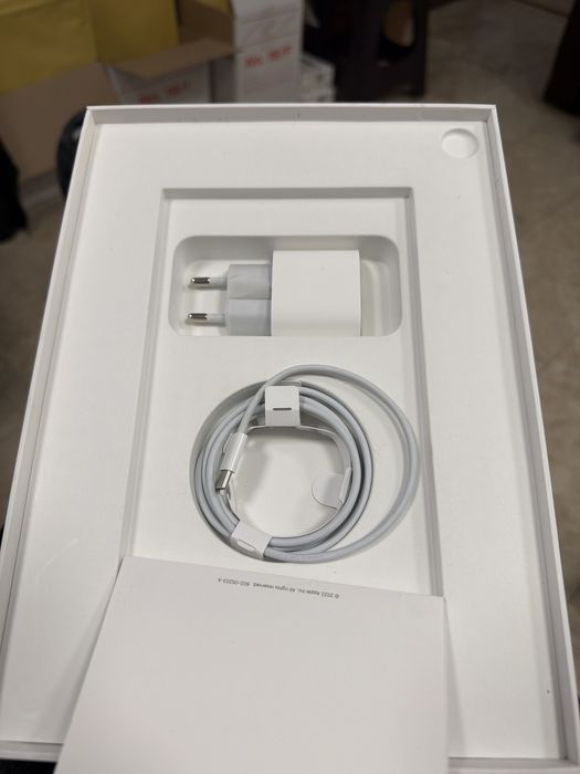 Apple ipad air 5th gen 256gb wifi la cutie ios 26