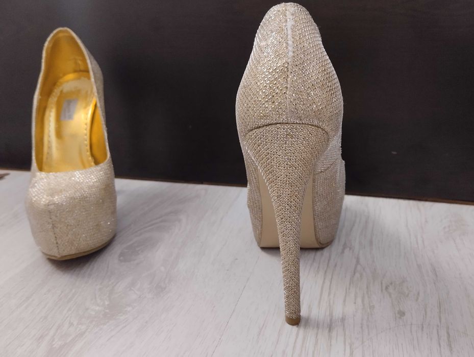 Официални обувки