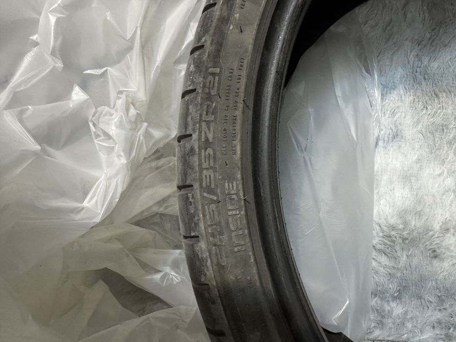 Продам резину Nokian 245/35/21