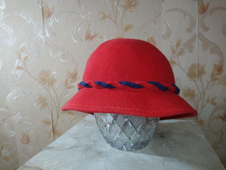 Продам женскую шляпу