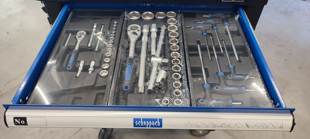 Количка за инструменти