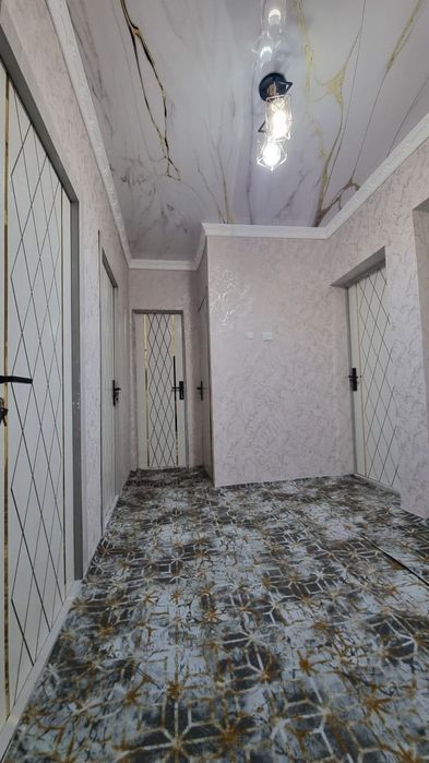 4 Хонали квартира СОТИЛАДИ