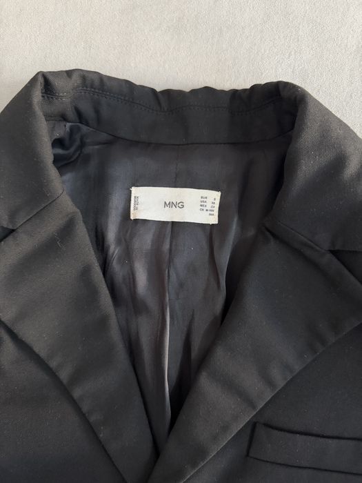 Классический приталенный пиджак Mango