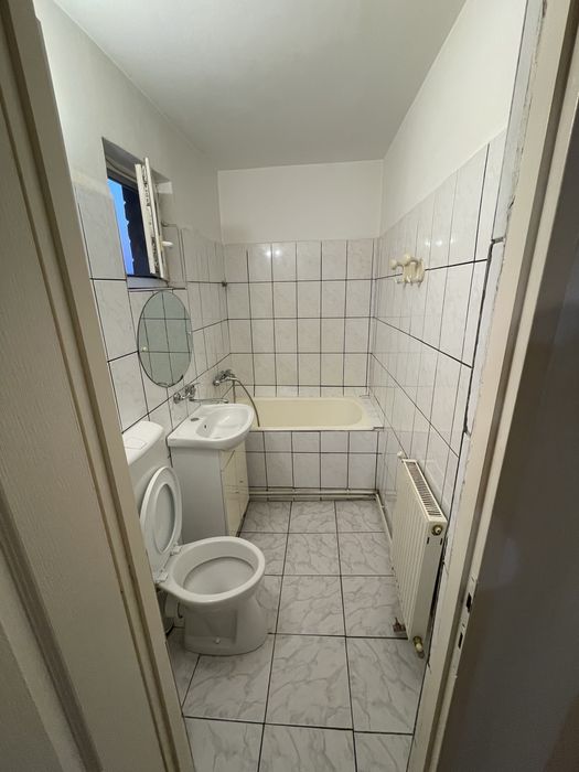Inchiriez apartament