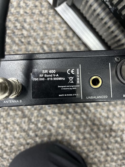 Microfon wireless AKG SR400