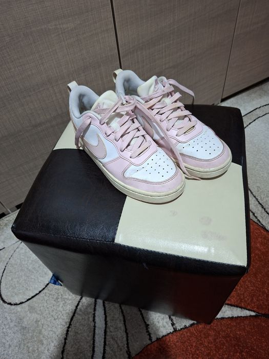 Nike,mărimea 37.