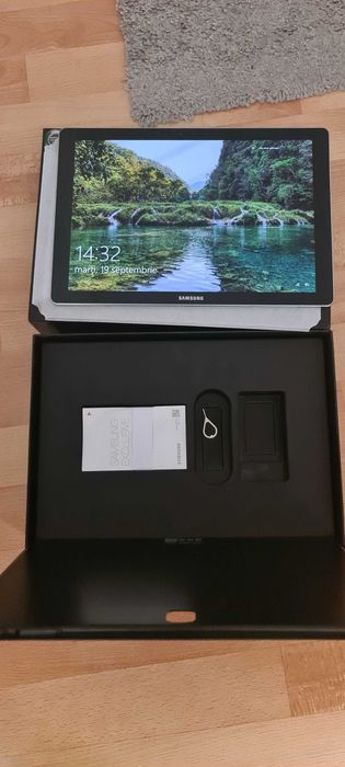 Tableta premium Samsung Tab Pro S