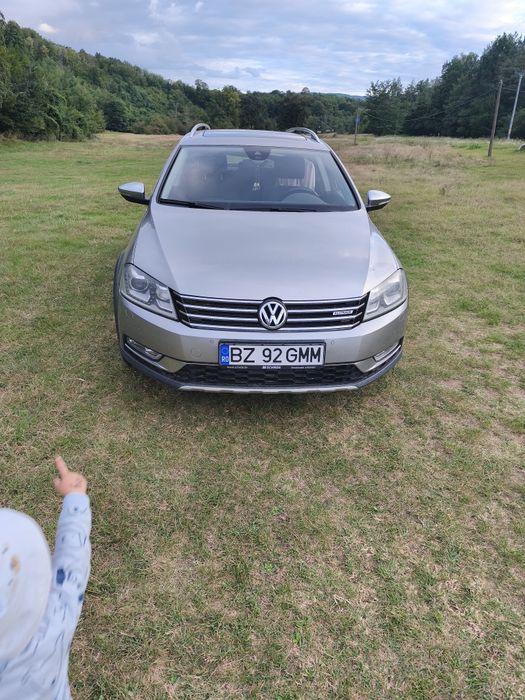 VOLKSWAGEN Passat Alltrack 2013 — imagine 4