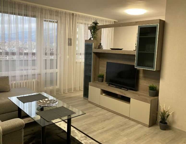 Двустаен апартамент в Гео Милев