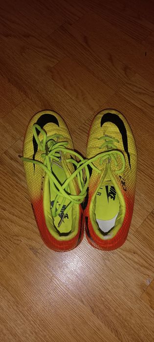 Продам футбол обувь