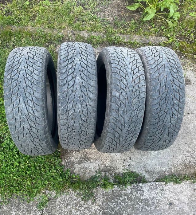 Зимни гуми 225/60 R18 - 4 бр.