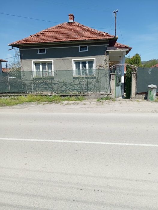 Къща в Троянския балкан