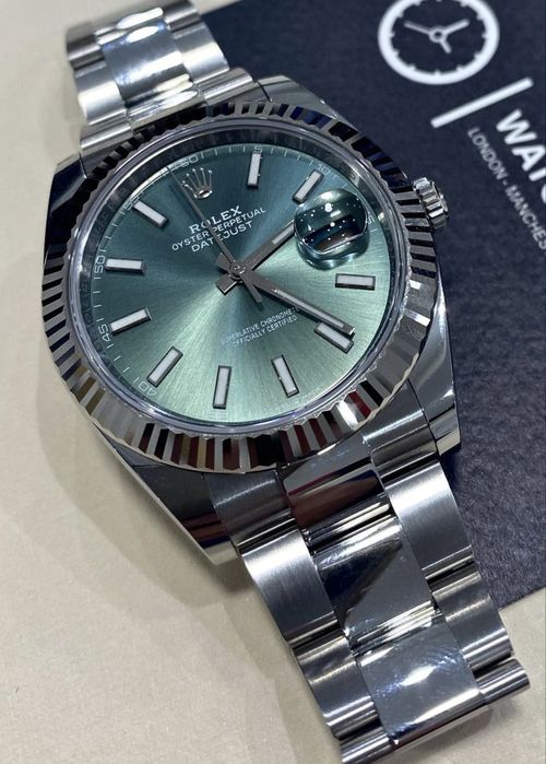 rolex datejust mint 41,mm green dial oyster