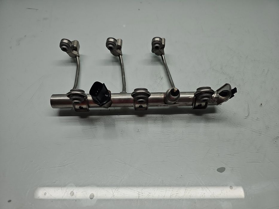 Rampa injectoare Opel Astra K [Fabr 2015-2022] 55492823 1.0 Benz B10XF