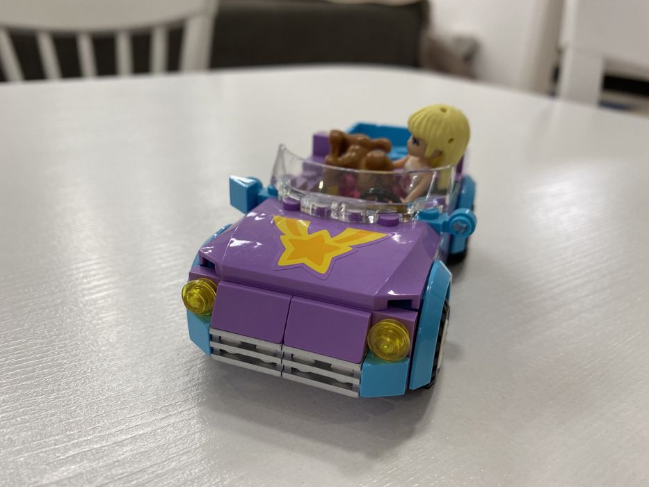 Продам машинку Лего