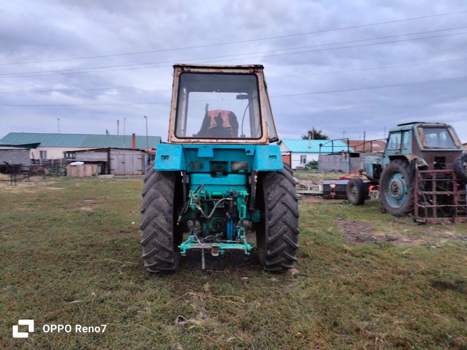 Трактор юмз квадратная кабина