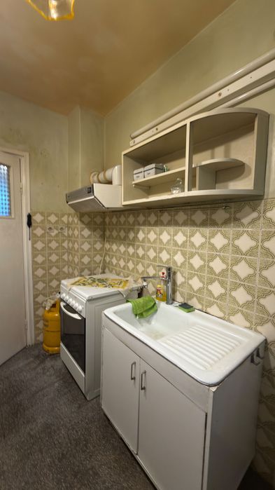 Închiriez apartament 3 camere decomandat mobilat et.1/4 270€ negociabil