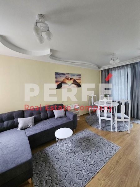 Дава се под наем Двустаен апартамент в Бургас, Изгрев - 65 кв.м за 510 € - Снимка #1