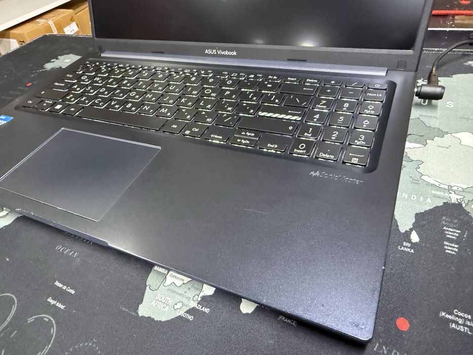 Asus Vivobook 15 - Core i3-1215U/8Gb/512Gb