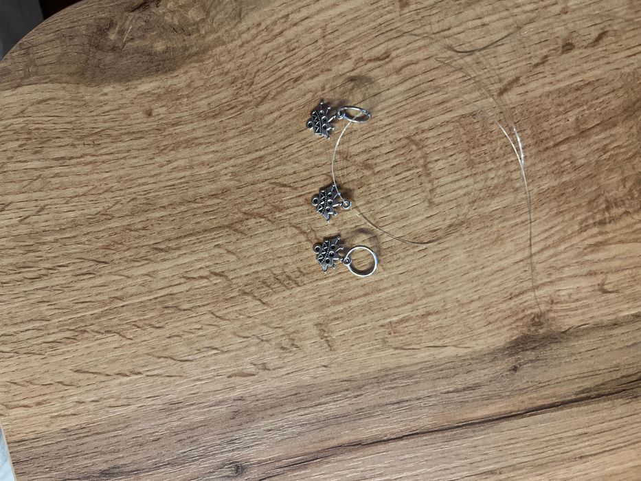 Гривни,колиета и обеци всичко общо струва 40лв