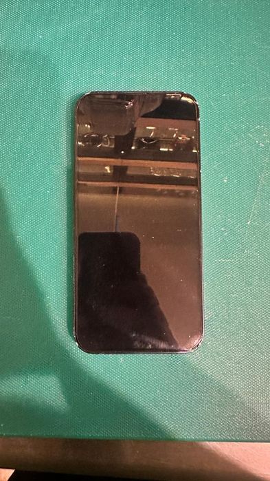 Айфон 13 сатылады