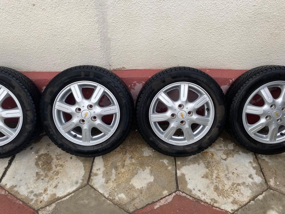 Продам шины зимние с дисками размер 165/65/14