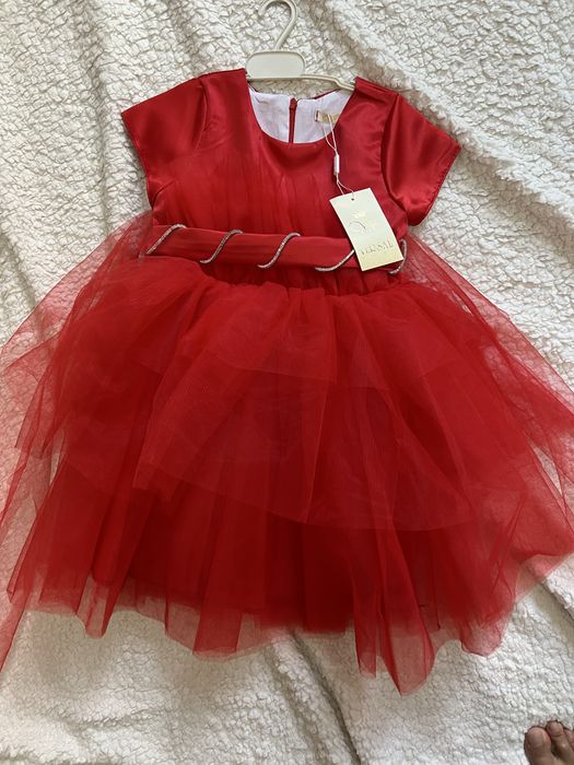 Новое детское платье с биркой