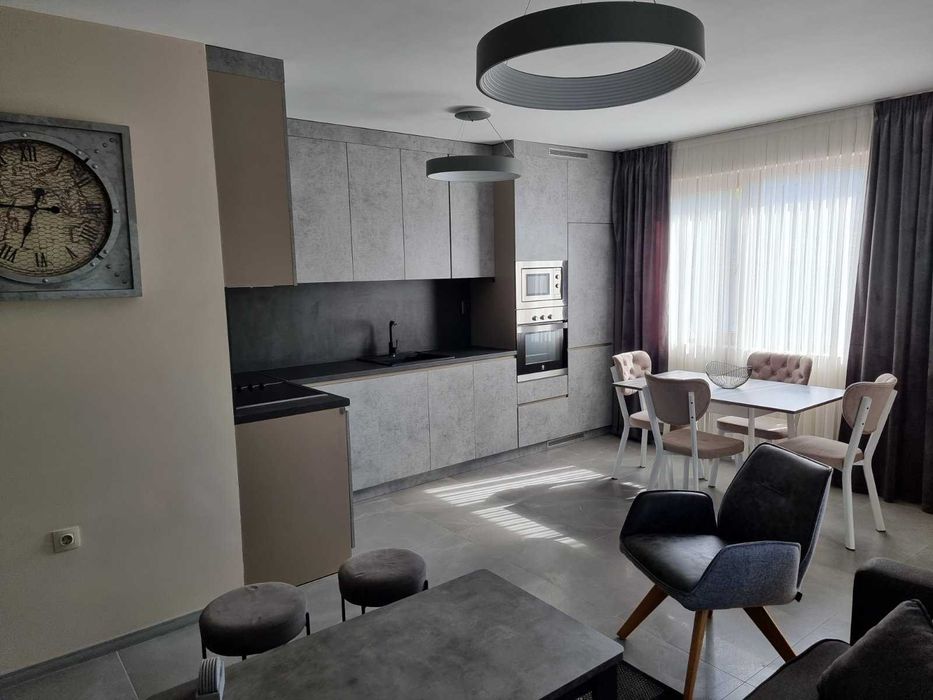 Дава се под наем Двустаен апартамент в Пловдив, Център - 75 кв.м за 612 € - Снимка #1