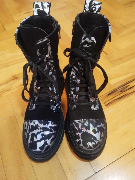 Кубинки ,цвят черен с хамелеон