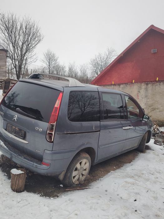 Vînd Citroen C 8