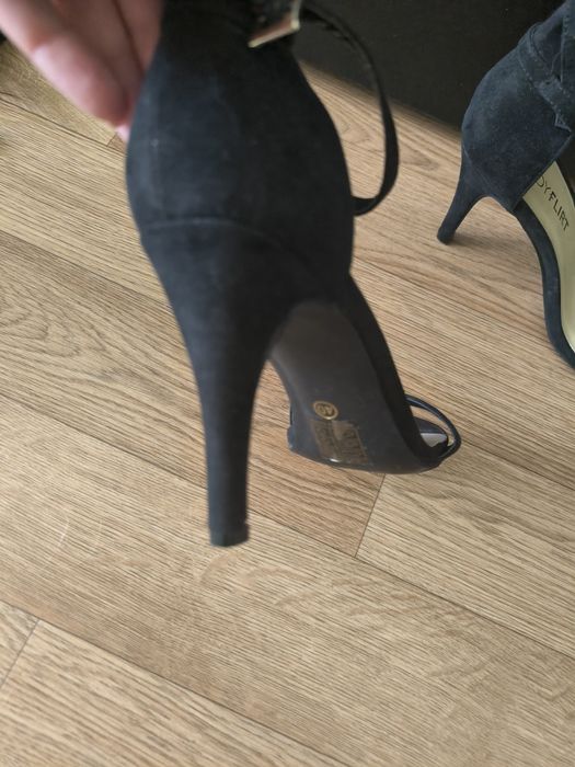 Продам обувь б/ в хорошем состоянии