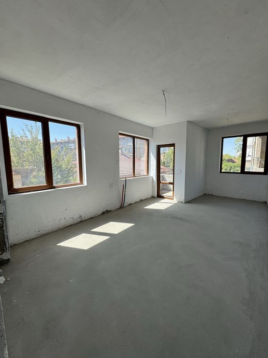 Продава се Двустаен апартамент в Търговище, Център - 66 кв.м за 1082 €/кв.м - Снимка #1