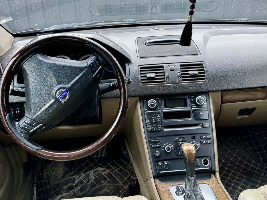 VOLVO XC90 2012 — imagine 3