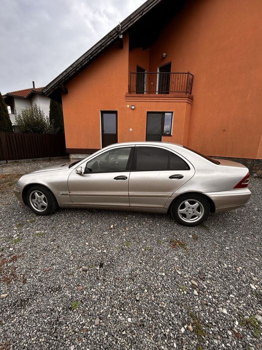 MERCEDES-BENZ C-Class 0 — imagine 3