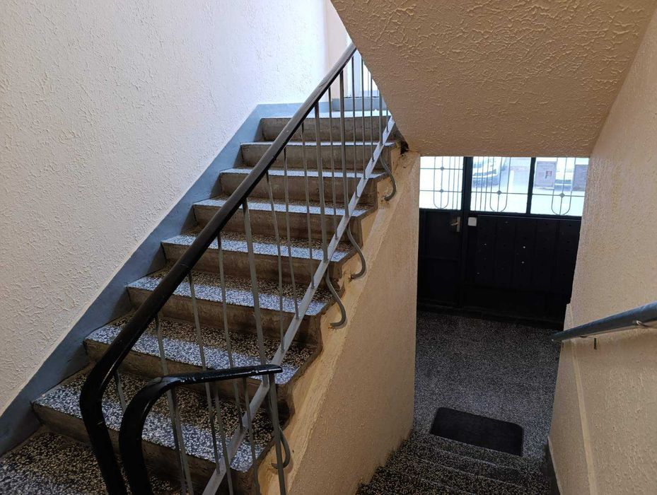 Продава се Двустаен апартамент в Варна, Бриз - 64 кв.м за 2422 €/кв.м - Снимка #16