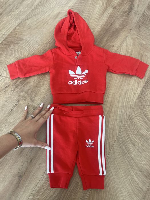 Бебешки анцуг спортен комплект Adidas 0-3 м р-р 62