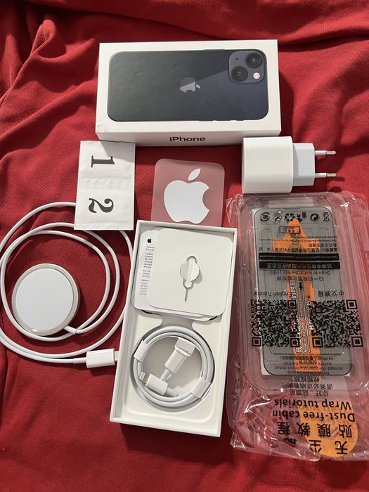 Iphone 13 mini 128 gb midnight КАТО НОВ + MagSafe зарядно