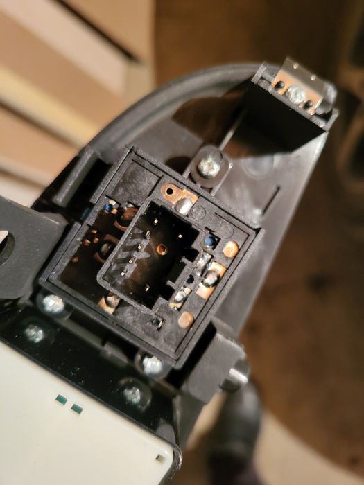 Запчасть  на хюндай элантра . .