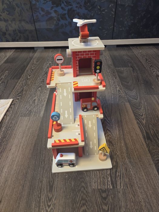 Jucarie lemn Heliport