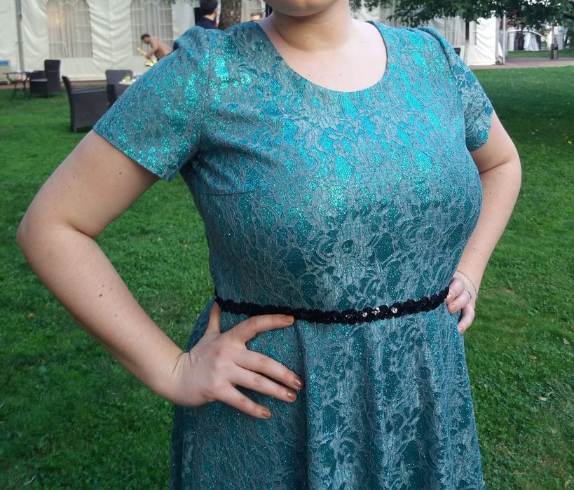 Vând rochie verde