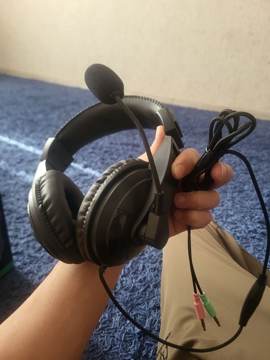 Наушник новый новый